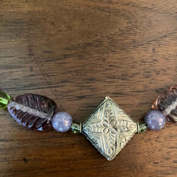 Leaf beaded necklace green purple, fairycore bohemian hippie boho chic whimsy - Picture 2 of 6